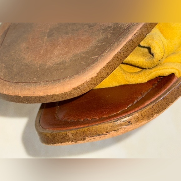 1.STATE GOLDEN MUSTARD YELLOW 3 STRAP SUEDE SLIP ON SANDALS WOMEMS SZ 8.5 - Picture 6 of 7